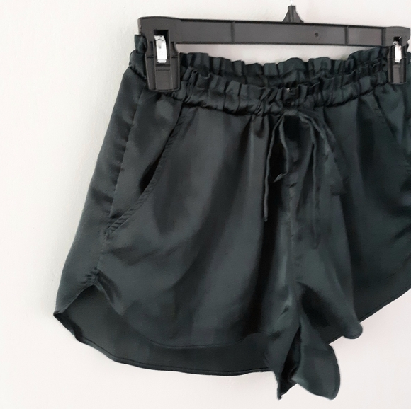 Abercrombie & Fitch Satin Sleep Shorts - Picture 3 of 4